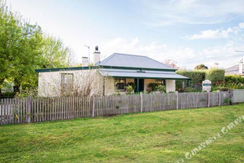 Georgies Cottage - Tourism Caloundra 0