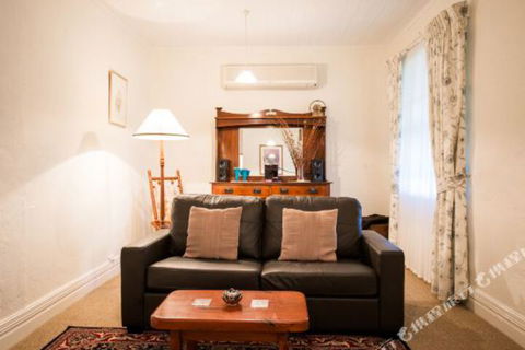 Georgies Cottage - Tourism Caloundra 6