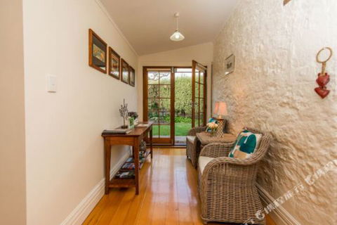Georgies Cottage - Tourism Caloundra 7