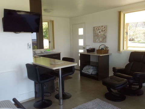 Pelican Point Sanctuary - Tourism Caloundra 4