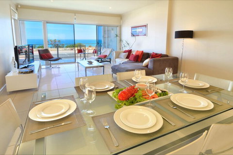 Adelaide Luxury Beach House - Tourism Caloundra 2
