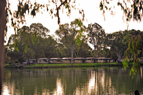 Riverbend Caravan Park Renmark - Tourism Caloundra 1