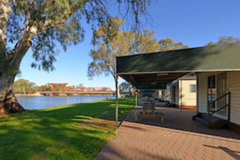Riverbend Caravan Park Renmark - Tourism Caloundra 0