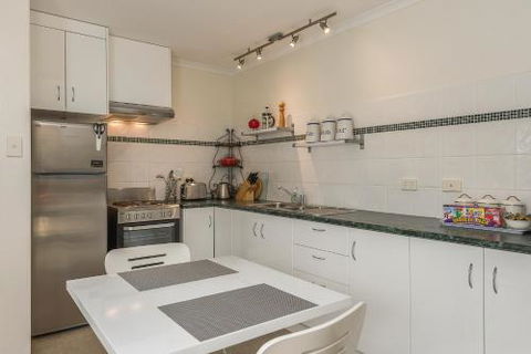 Moonrise View Apartment - Tourism Caloundra 1