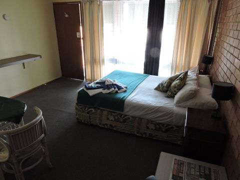 Pacific Motor Inn - Tourism Caloundra 2
