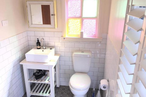 Huskisson Bed & Breakfast - Tourism Caloundra 1