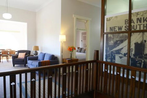 The Bank B & B West Wyalong - Tourism Caloundra 2