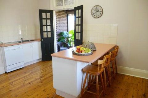 The Bank B & B West Wyalong - Tourism Caloundra 0