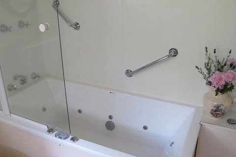 Hide Away Cottage Retreat - Tourism Caloundra 6