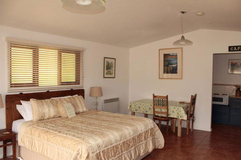 Cherryview Cygnet - Tourism Caloundra 1