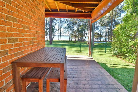 Kingfisher LakeHouse - Tourism Caloundra 2