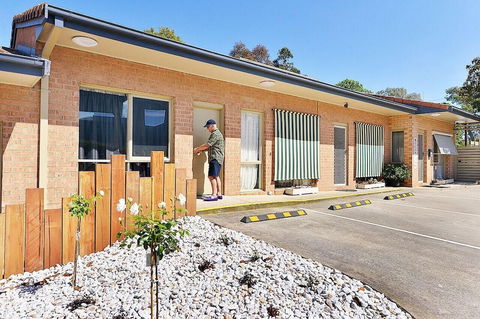 Cranbourne Motor Inn - Tourism Caloundra 0