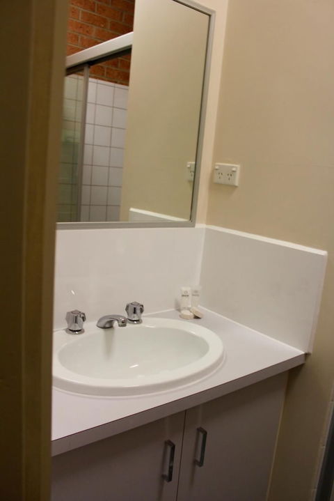 Cranbourne Motor Inn - Tourism Caloundra 5