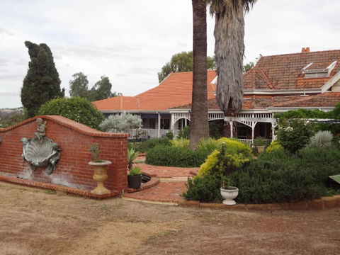 Hillside Country Retreat - Tourism Caloundra 3