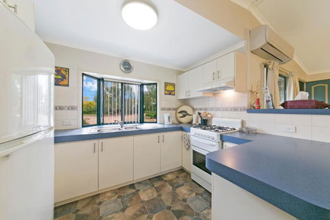 Hillside Country Retreat - Tourism Caloundra 4