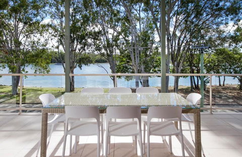 53 Hilton Esplanade - Tourism Caloundra 4