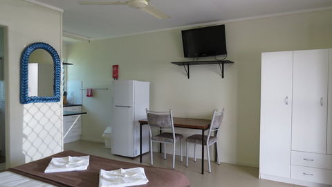 Cardwell At The Beach - Tourism Caloundra 6