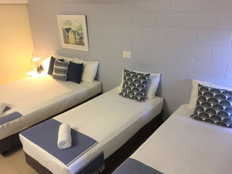 Cardwell At The Beach - Tourism Caloundra 4