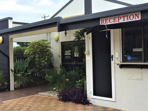 Cardwell At The Beach - Tourism Caloundra 1