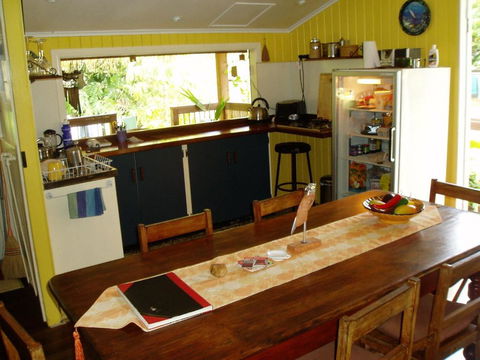 Mango Tourist Hostel - Tourism Caloundra 6