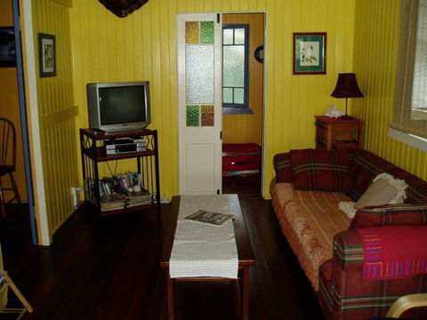 Mango Tourist Hostel - Tourism Caloundra 2