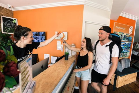 Mad Monkey Backpackers On Broadway - Adults Only - Tourism Caloundra 4