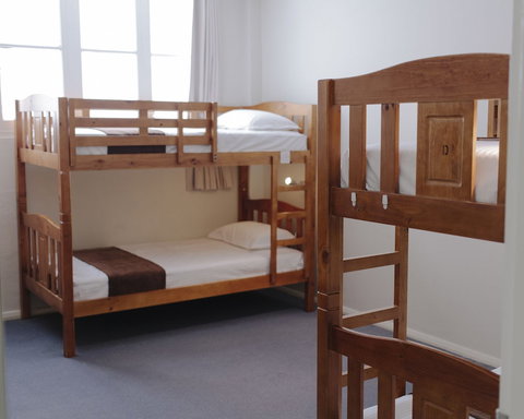 Mad Monkey Backpackers On Broadway - Adults Only - Tourism Caloundra 6