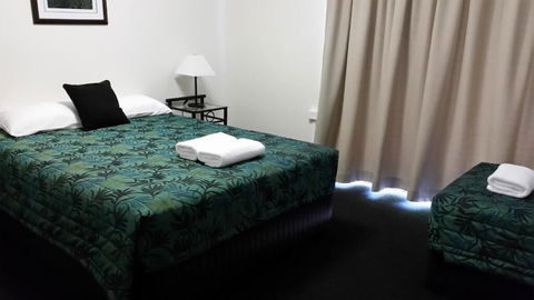 Port Denison Motor Inn - Tourism Caloundra 5