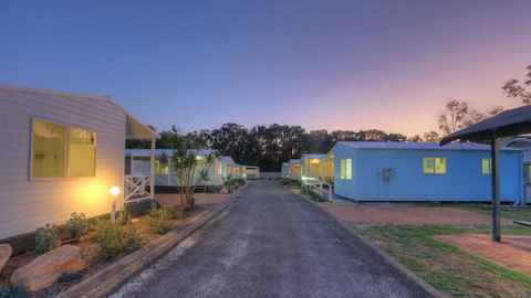 Bays Holiday Park - Tourism Caloundra 0