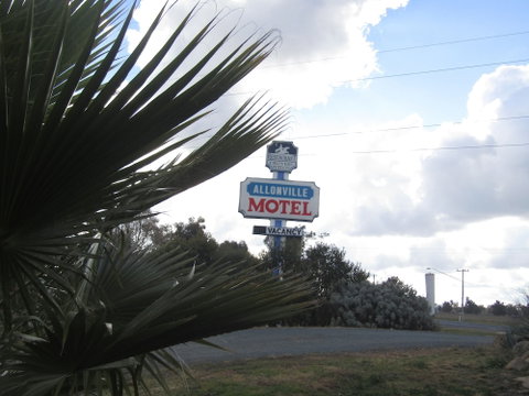 Allonville Motel - Tourism Caloundra 4