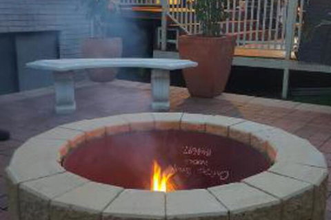 Tamworth Exclusive B & B - Tourism Caloundra 5