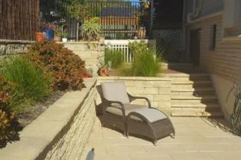 Tamworth Exclusive B & B - Tourism Caloundra 2