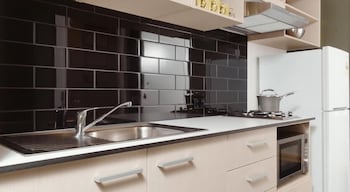 Abercrombie Student Accommodation - Tourism Caloundra 1