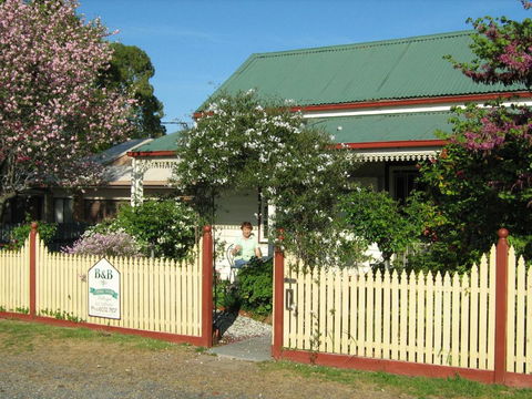 Cuddledoon Cottages Rutherglen - Tourism Caloundra 5
