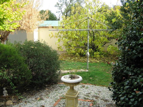 Cuddledoon Cottages Rutherglen - Tourism Caloundra 3