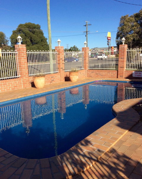Roma Mid Town Motor Inn - Tourism Caloundra 1
