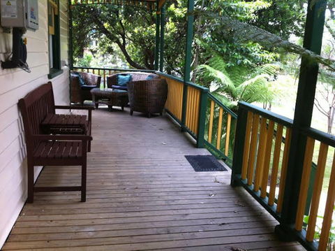 Cygnets Secret Garden Bed & Breakfast - Tourism Caloundra 0