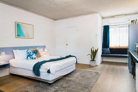 The Med Motel - Tourism Caloundra 4