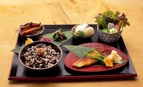 Wabi Sabi Salon - Tourism Caloundra 5