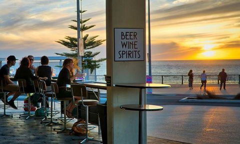 NINE 50 Restaurant & Bar - Tourism Caloundra 1