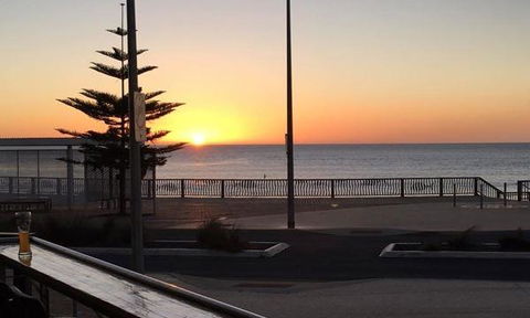 NINE 50 Restaurant & Bar - Tourism Caloundra 4