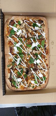 Crust Gourmet Pizza Bar - Tourism Caloundra 0