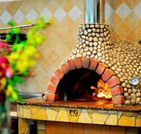 Monteleone Restaurant - Tourism Caloundra