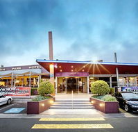 Sandown Park Hotel - Tourism Caloundra