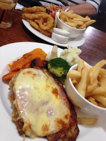 Commercial Hotel - Tourism Caloundra 0