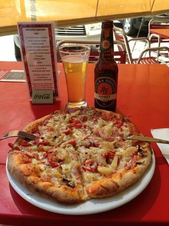 Pizza Cafe At The Grand - Tourism Caloundra 0