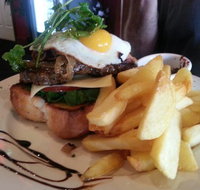 Silvers Bar and Grill - Tourism Caloundra