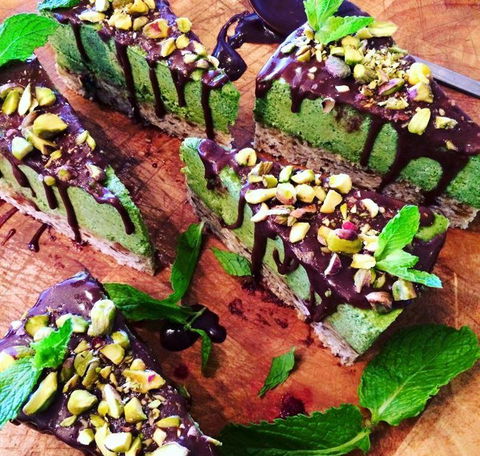 H2O Restaurant & Bar - Tourism Caloundra 6