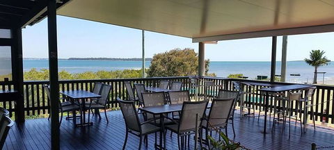 Waters Edge Bistro - Tourism Caloundra 3