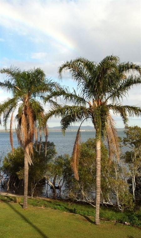 Waters Edge Bistro - Tourism Caloundra 4